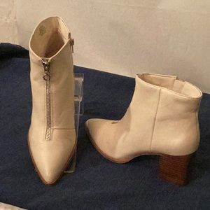SOLE SOCIETY “so-Desiray” cream color block heels leather booties # 8 M/38 1/2.